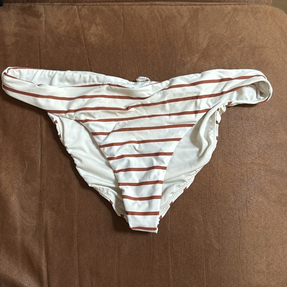 O’Neil swimsuit - Picture 2 of 3